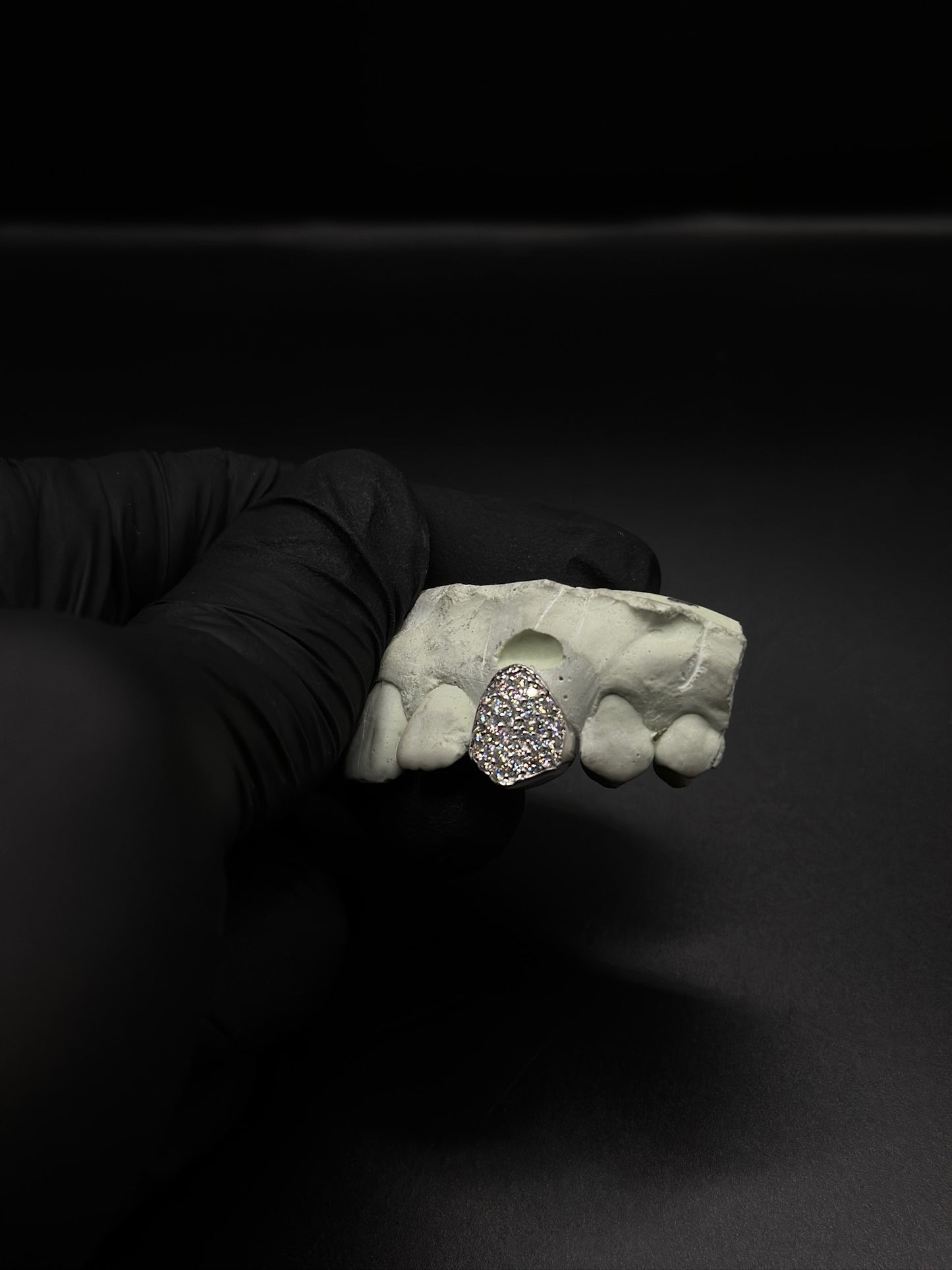 MOISSANITE CAP