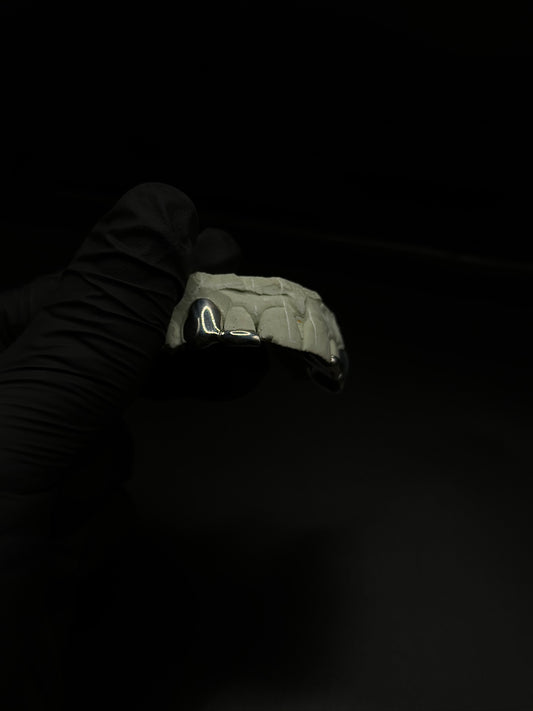 SILVER CAPS WITH TIPS