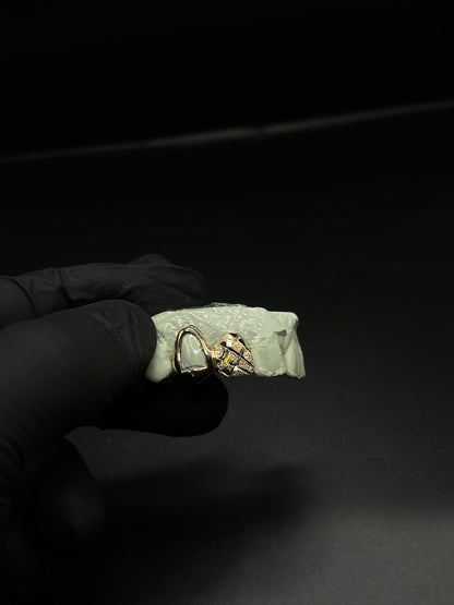 GOLD DIAMONDDUSTCUT WITH WINDOW