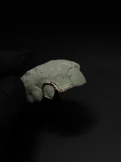 GOLD WINDOW WITH DIAMOND TIP